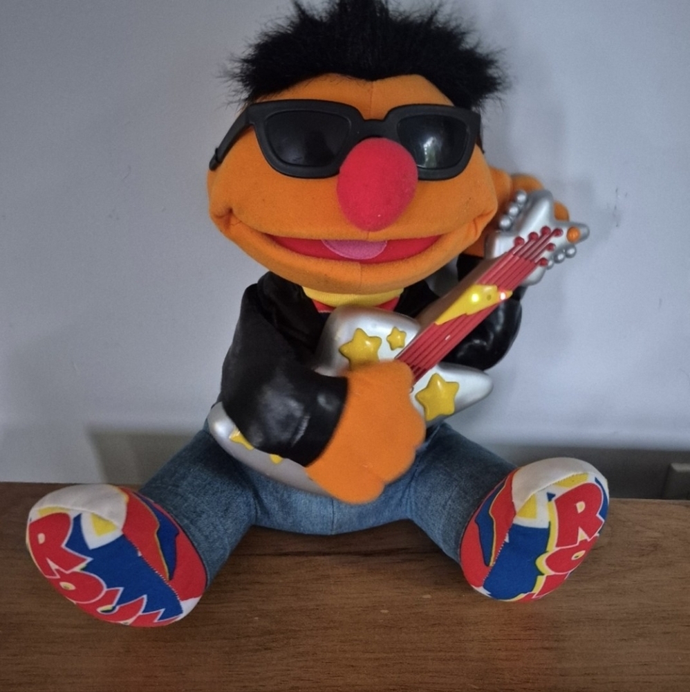 Vintage 1998 Tyco Rock'n'Roll Ernie